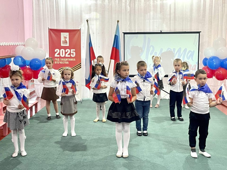 Сегодня состоялась торжественная церемония посвящения в "Орлята-дошколята" воспитанников детского сада «Радуга» Сегодня состоялась торжественная церемония посвящения в "Орлята-дошколята" воспитанников детского сада «Радуга»