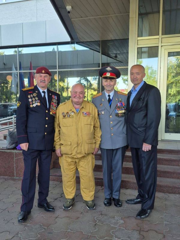 Ветераны боевых действий транспортной полиции Прибайкалья приняли участие в форуме «Двадцать лет спустя. Звездный десант» Ветераны боевых действий транспортной полиции Прибайкалья приняли участие в форуме «Двадцать лет спустя. Звездный десант»