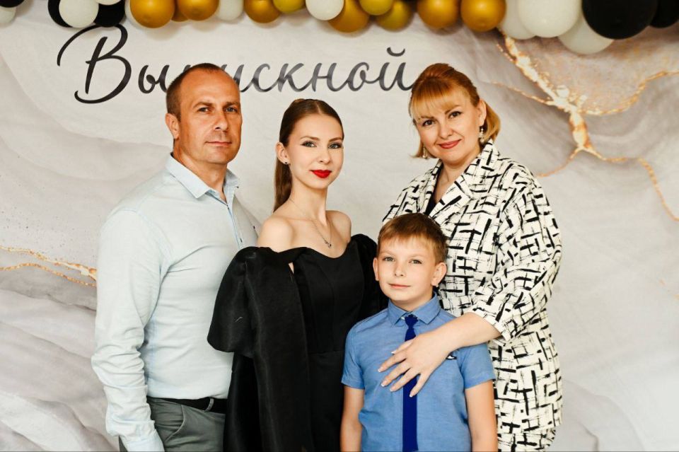 СЕМЬИ ЛНР – В ФЕДЕРАЛЬНОМ КОНКУРСЕ «ЭТО У НАС СЕМЕЙНОЕ!» СЕМЬИ ЛНР – В ФЕДЕРАЛЬНОМ КОНКУРСЕ «ЭТО У НАС СЕМЕЙНОЕ!»