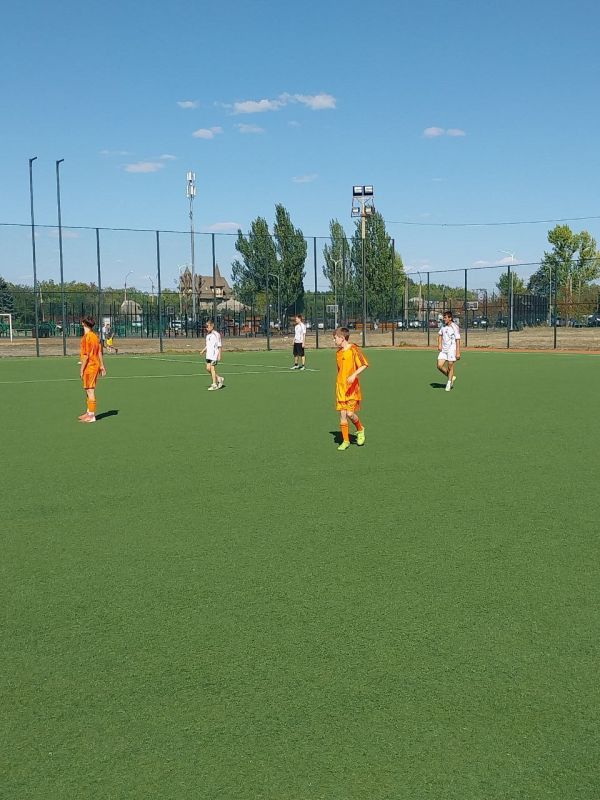 В Луганске прошел городской фестиваль футбола для детей В Луганске прошел городской фестиваль футбола для детей