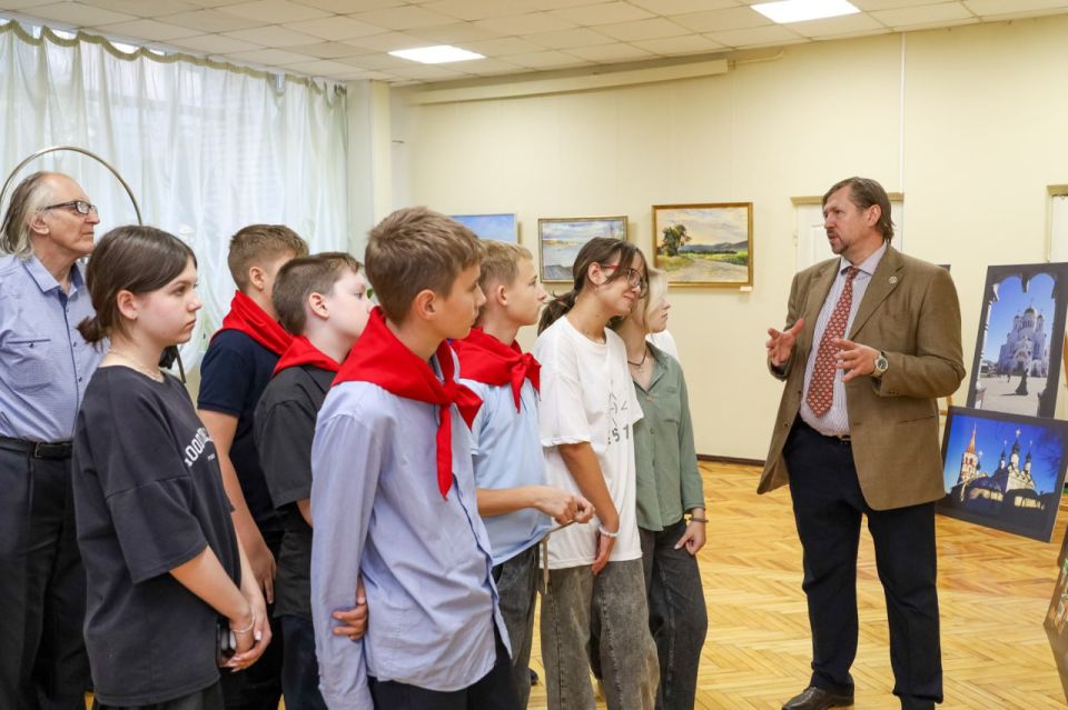 Денис Колесников принял участие в открытии выставки члена Союза художников России Бориса Клементьева «Русский мир» Денис Колесников принял участие в открытии выставки члена Союза художников России Бориса Клементьева «Русский мир»