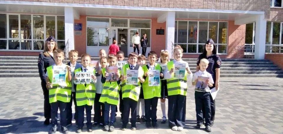 Луганские и Алчевские школьники выбирают безопасный путь Луганские и Алчевские школьники выбирают безопасный путь