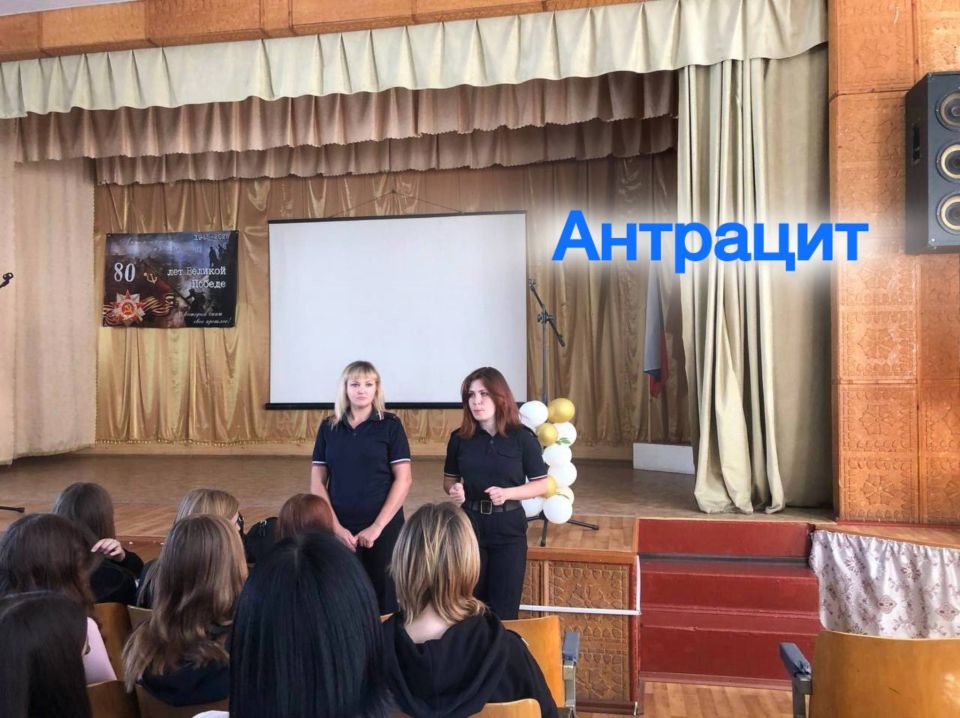 Сотрудники Госавтоинспекции провели уроки дорожной безопасности для школьников Сотрудники Госавтоинспекции провели уроки дорожной безопасности для школьников