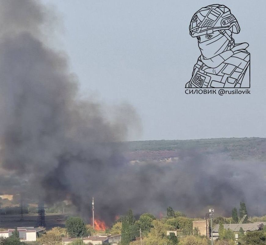 Пожар в районе луганского завода «Озон» Пожар в районе луганского завода «Озон»