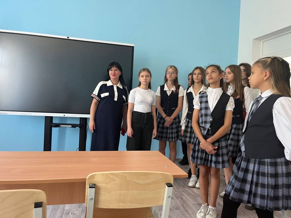 "Звёздный мост дружбы": Экскурсия в наш Космический класс для Ясеновской гимназии! "Звёздный мост дружбы": Экскурсия в наш Космический класс для Ясеновской гимназии!