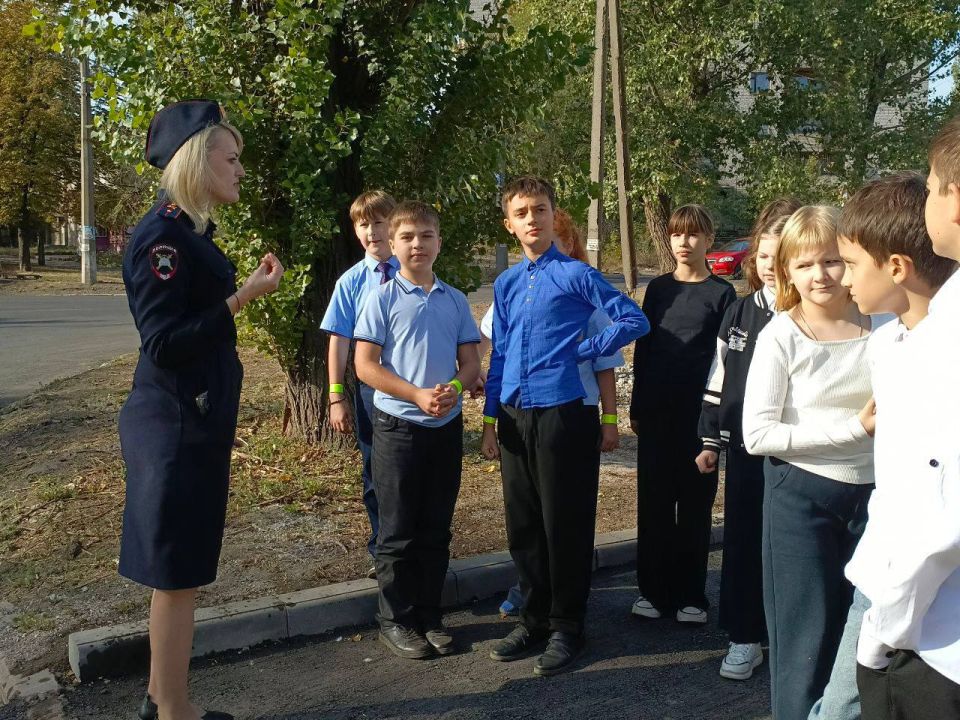 Луганские и Алчевские школьники выбирают безопасный путь Луганские и Алчевские школьники выбирают безопасный путь