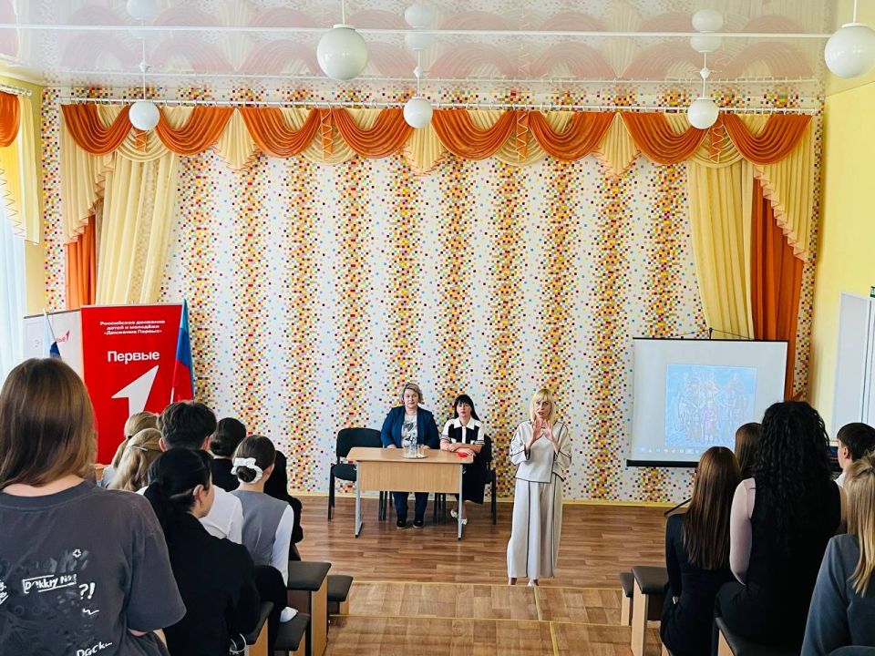 На пути к призванию: Профориентационный проект "Медицина" в Ровеньковской гимназии №1 им. Г.С.Шонина! На пути к призванию: Профориентационный проект "Медицина" в Ровеньковской гимназии №1 им. Г.С.Шонина!