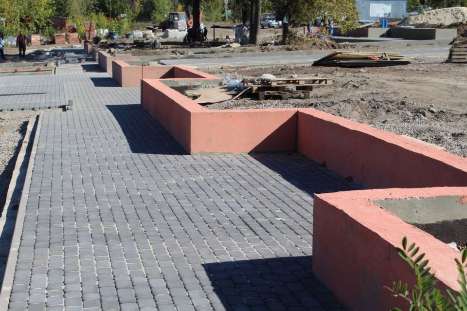 В Кировске продолжаются работы по реализации проекта благоустройства общественной территории «Сквер в городе Кировске, на улице Войкова» В Кировске продолжаются работы по реализации проекта благоустройства общественной территории «Сквер в городе Кировске, на улице Войкова»