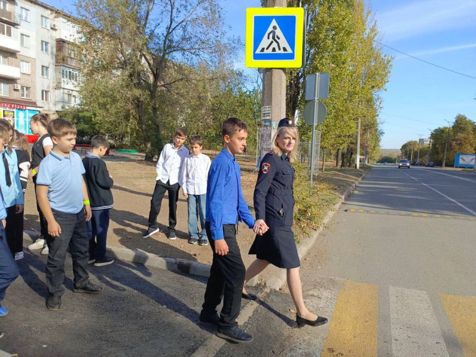 Луганские и Алчевские школьники выбирают безопасный путь Луганские и Алчевские школьники выбирают безопасный путь