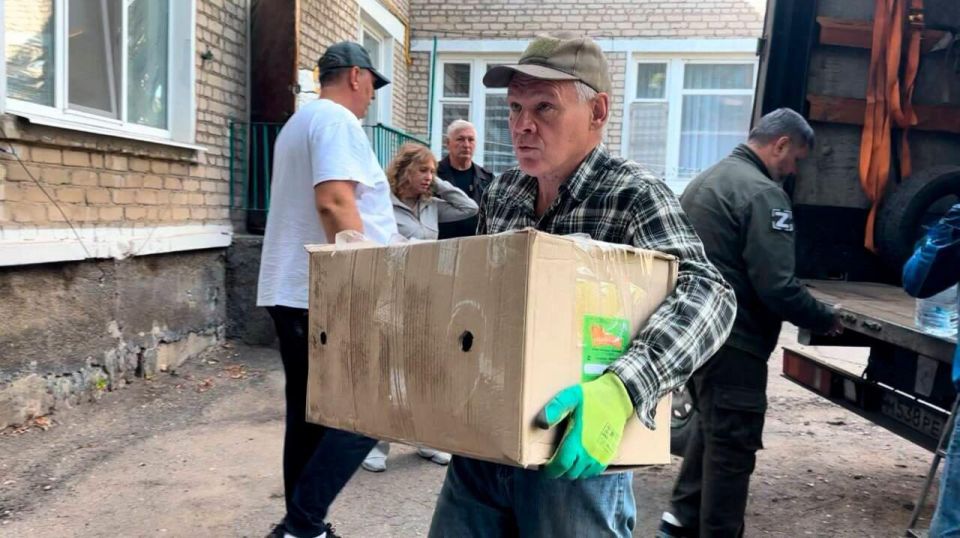 Делегация Кировского округа посетила подшефный детский сад в Антраците Делегация Кировского округа посетила подшефный детский сад в Антраците