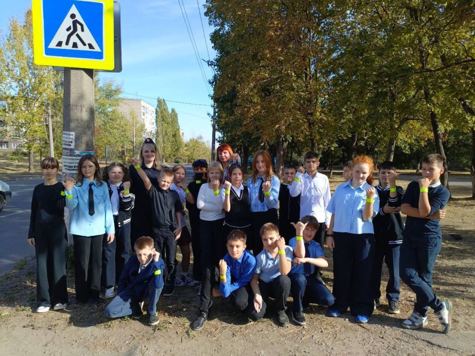 Луганские и Алчевские школьники выбирают безопасный путь Луганские и Алчевские школьники выбирают безопасный путь