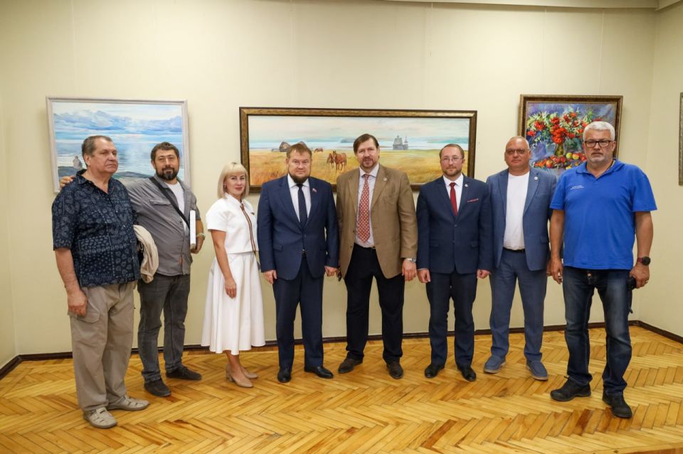 Денис Колесников принял участие в открытии выставки члена Союза художников России Бориса Клементьева «Русский мир» Денис Колесников принял участие в открытии выставки члена Союза художников России Бориса Клементьева «Русский мир»