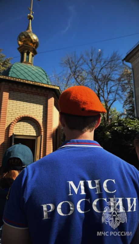Торжественное богослужение в честь иконы Божией Матери «Неопалимая Купина» состоялось в Главном управлении МЧС России по ЛНР Торжественное богослужение в честь иконы Божией Матери «Неопалимая Купина» состоялось в Главном управлении МЧС России по ЛНР