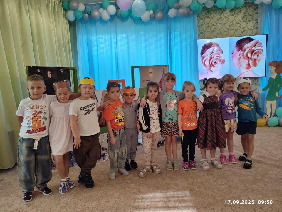 В детском садике"Теремок" прошёл профессиональный праздник мастера расчески и ножниц - парикмахеры В детском садике"Теремок" прошёл профессиональный праздник мастера расчески и ножниц - парикмахеры