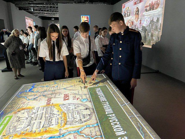 16 сентября учащиеся 8-9 классов Ясеновской школы № 2 им. Д.В. Лазутина посетили исторический парк «Россия – моя история», расположенный в Доме Молодежи города Луганска 16 сентября учащиеся 8-9 классов Ясеновской школы № 2 им. Д.В. Лазутина посетили исторический парк «Россия – моя история», расположенный в Доме Молодежи города Луганска