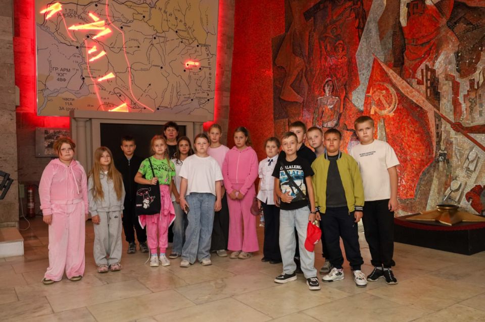 На базе мемориального комплекса на реке Миус продолжается цикл патриотических мероприятий На базе мемориального комплекса на реке Миус продолжается цикл патриотических мероприятий