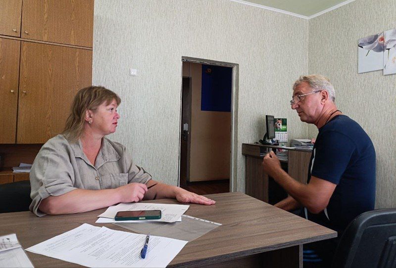 Сотрудники «Республиканского центр социальной защиты населения» провели прием жителей в посёлке Краснодон Сотрудники «Республиканского центр социальной защиты населения» провели прием жителей в посёлке Краснодон