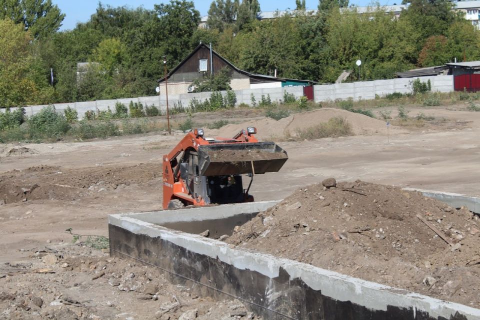 В Кировске продолжаются работы по реализации проекта благоустройства общественной территории «Сквер в городе Кировске, на улице Войкова» В Кировске продолжаются работы по реализации проекта благоустройства общественной территории «Сквер в городе Кировске, на улице Войкова»