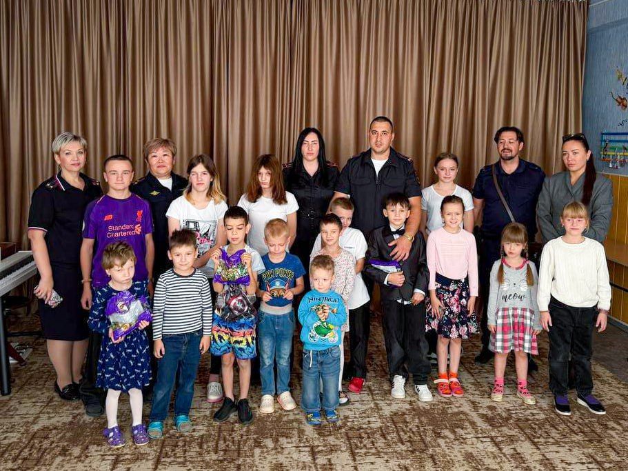 Полицейские провели профмероприятие в стахановском Семейном центре Полицейские провели профмероприятие в стахановском Семейном центре