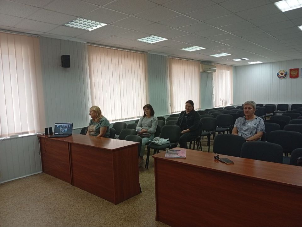 Альберт Зинченко: Сегодня заместитель Главы Станично-Луганского МО Андрей Бидлюченко принял участие в заседании Альберт Зинченко: Сегодня заместитель Главы Станично-Луганского МО Андрей Бидлюченко принял участие в заседании