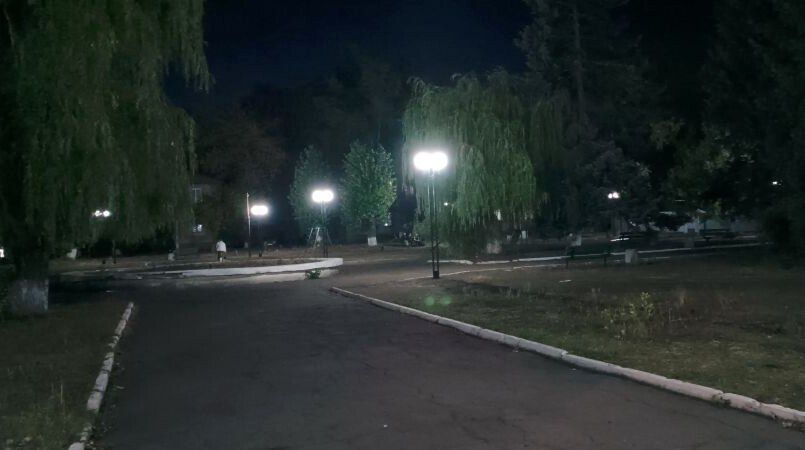 Обновление освещения в центральном сквере пгт Дубовский – это значимое улучшение, которое сделает его более приятным и безопасным местом для отдыха и прогулок в вечернее время Обновление освещения в центральном сквере пгт Дубовский – это значимое улучшение, которое сделает его более приятным и безопасным местом для отдыха и прогулок в вечернее время