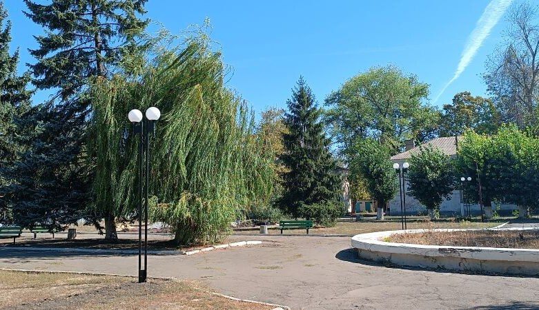 Обновление освещения в центральном сквере пгт Дубовский – это значимое улучшение, которое сделает его более приятным и безопасным местом для отдыха и прогулок в вечернее время Обновление освещения в центральном сквере пгт Дубовский – это значимое улучшение, которое сделает его более приятным и безопасным местом для отдыха и прогулок в вечернее время