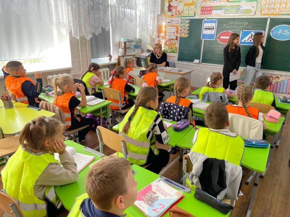 В лицее «Лидер» Беловодского МО провели Всероссийскую Неделю безопасности дорожного движения В лицее «Лидер» Беловодского МО провели Всероссийскую Неделю безопасности дорожного движения