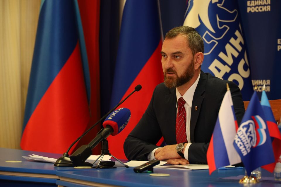 Дмитрий Медведев поставил задачи фракции «Единой России» в Госдуме Дмитрий Медведев поставил задачи фракции «Единой России» в Госдуме