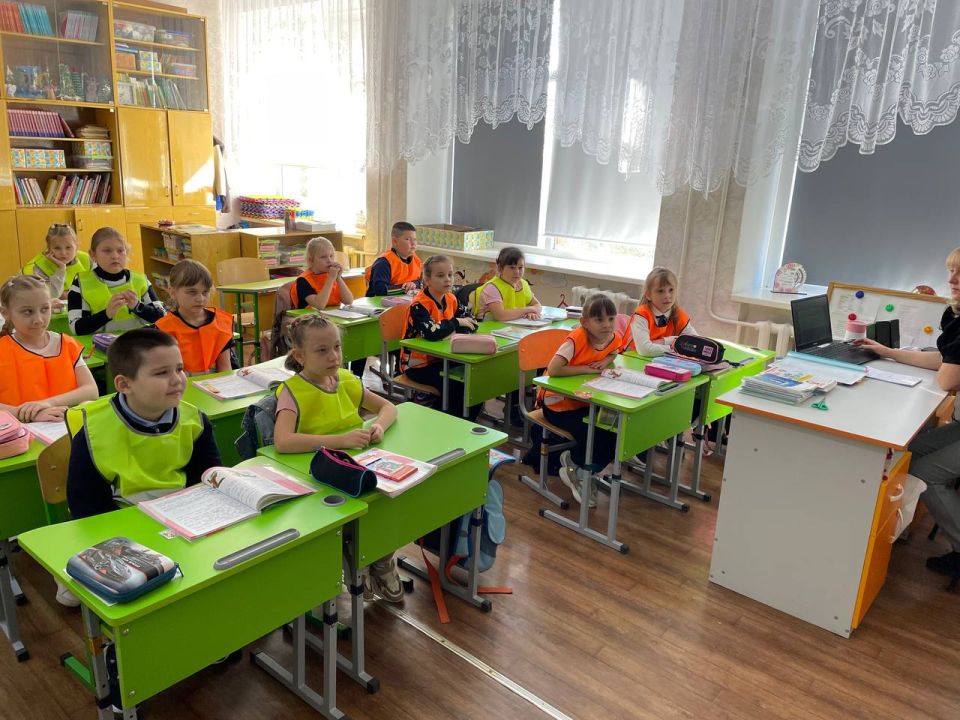 В лицее «Лидер» Беловодского МО провели Всероссийскую Неделю безопасности дорожного движения В лицее «Лидер» Беловодского МО провели Всероссийскую Неделю безопасности дорожного движения