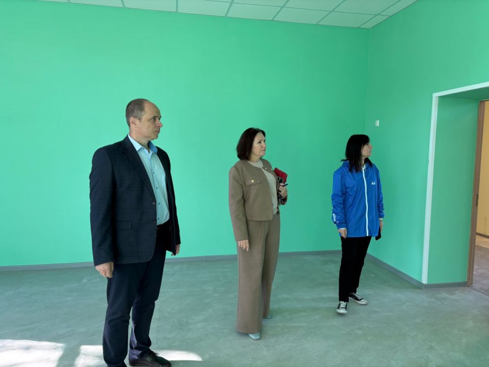 В Красном Луче продолжается восстановление школы №7 по народной программе В Красном Луче продолжается восстановление школы №7 по народной программе