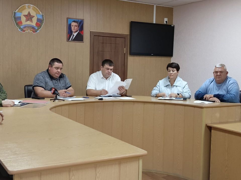 Поддержка семей героев: в Ровеньках состоялось заседание рабочей группы по решению социальных вопросов и вопросов трудоустройства ветеранов боевых действий и членов семей погибших и пропавших без вести военнослужащих Поддержка семей героев: в Ровеньках состоялось заседание рабочей группы по решению социальных вопросов и вопросов трудоустройства ветеранов боевых действий и членов семей погибших и пропавших без вести военнослужащих