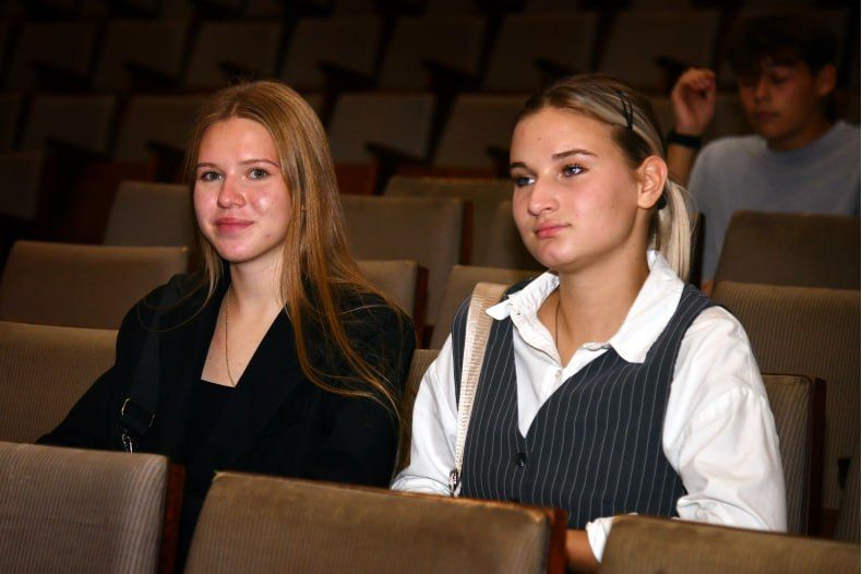Свердловская Народная киностудия «Горизонт» подвела итоги годовой работы Свердловская Народная киностудия «Горизонт» подвела итоги годовой работы