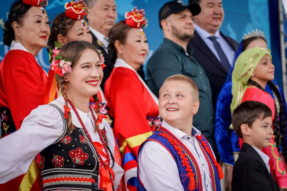 Михаил Голубович: В Доме молодежи прошёл Семейный фестиваль дружбы народов Михаил Голубович: В Доме молодежи прошёл Семейный фестиваль дружбы народов