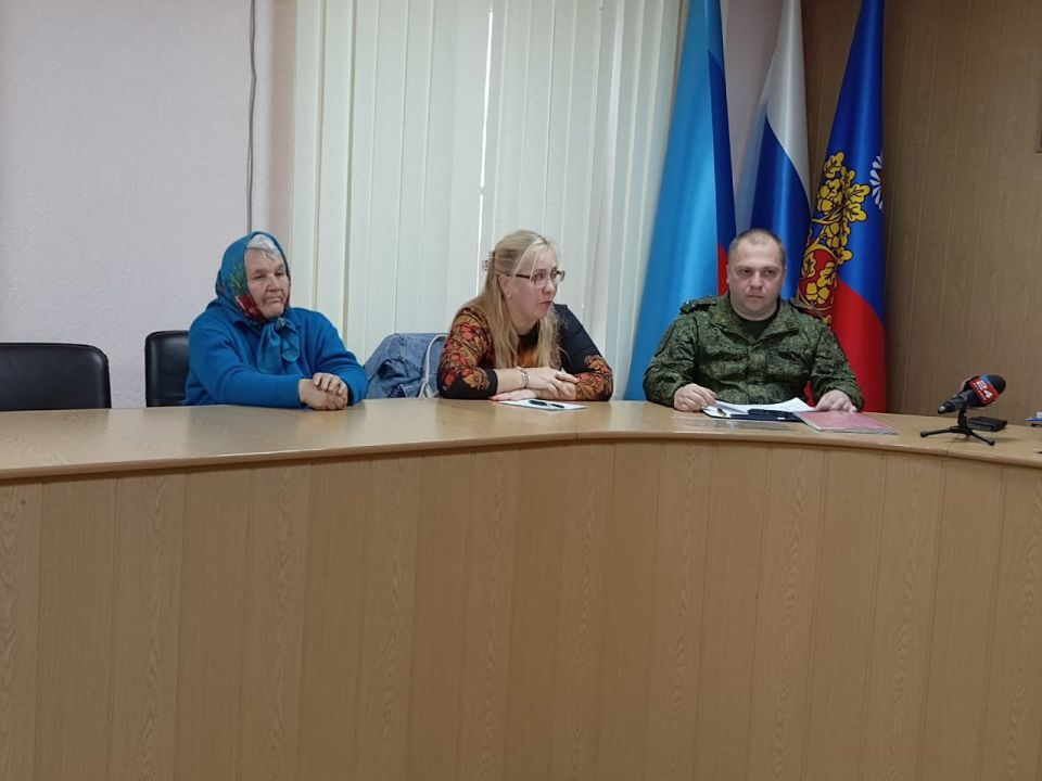 Поддержка семей героев: в Ровеньках состоялось заседание рабочей группы по решению социальных вопросов и вопросов трудоустройства ветеранов боевых действий и членов семей погибших и пропавших без вести военнослужащих Поддержка семей героев: в Ровеньках состоялось заседание рабочей группы по решению социальных вопросов и вопросов трудоустройства ветеранов боевых действий и членов семей погибших и пропавших без вести военнослужащих
