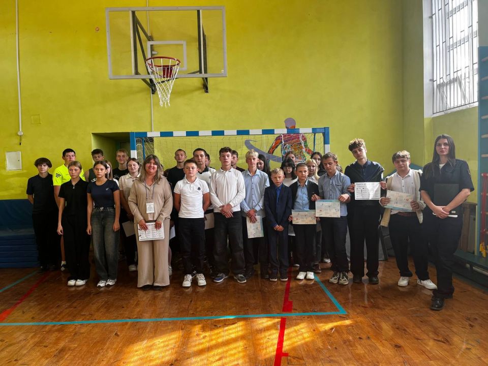 В Белокуракинской школе №1, Белокуракинской школе №2 и Нещеретовской школе №4 состоялся образовательный рейд под названием "Урок" В Белокуракинской школе №1, Белокуракинской школе №2 и Нещеретовской школе №4 состоялся образовательный рейд под названием "Урок"