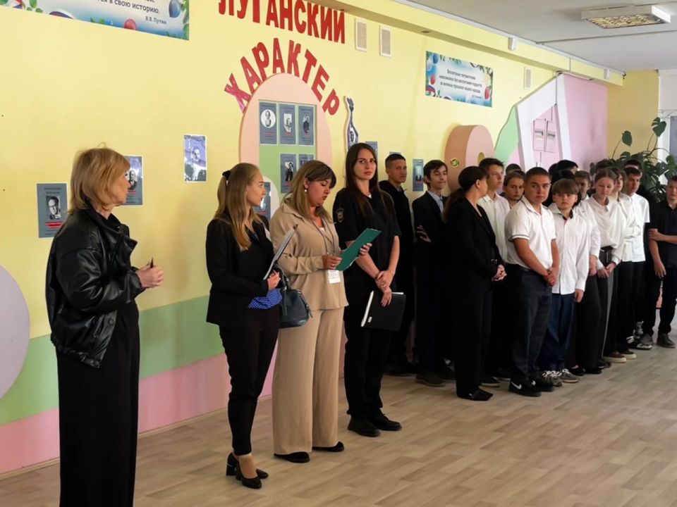 В Белокуракинской школе №1, Белокуракинской школе №2 и Нещеретовской школе №4 состоялся образовательный рейд под названием "Урок" В Белокуракинской школе №1, Белокуракинской школе №2 и Нещеретовской школе №4 состоялся образовательный рейд под названием "Урок"