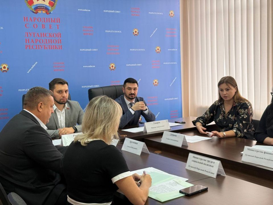 В ЛДПР ОБСУДИЛИ ИНИЦИАТИВУ О ПОДДЕРЖКЕ ПОСТРАДАВШИХ ЖИТЕЛЕЙ ЛНР В ЛДПР ОБСУДИЛИ ИНИЦИАТИВУ О ПОДДЕРЖКЕ ПОСТРАДАВШИХ ЖИТЕЛЕЙ ЛНР