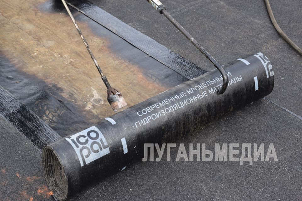 В Стаханове продолжаются работы по ремонту кровель многоквартирных домов В Стаханове продолжаются работы по ремонту кровель многоквартирных домов
