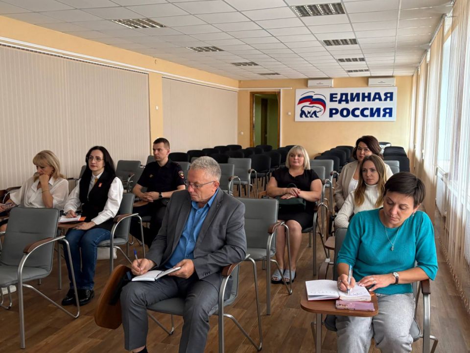 18 сентября в Красном Луче состоялось первое заседание Муниципального координационного совета по взаимодействию с региональным отделением Общероссийского общественно-государственного движения детей и молодежи «Движение... 18 сентября в Красном Луче состоялось первое заседание Муниципального координационного совета по взаимодействию с региональным отделением Общероссийского общественно-государственного движения детей и молодежи «Движение...