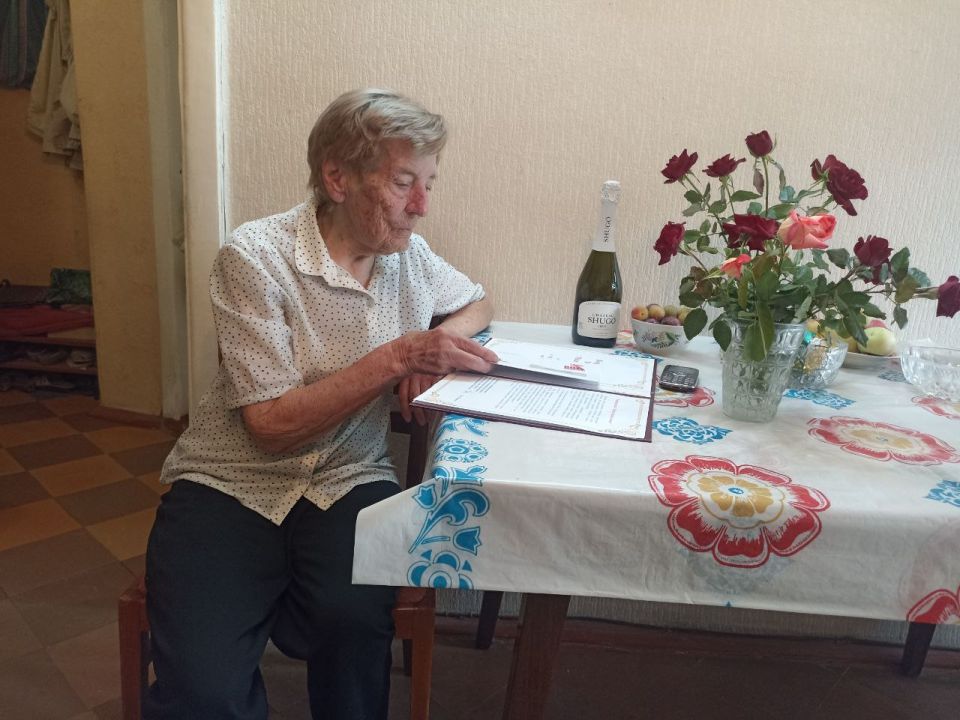 95 лет исполнилось луганчанке Марии Корнеевой 95 лет исполнилось луганчанке Марии Корнеевой