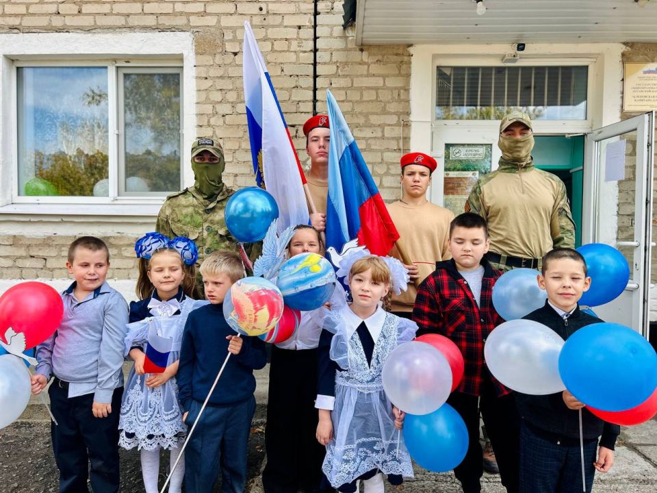 Андрей Рубанцов: Сегодня в Кленовской школе прошел праздник, посвященный Всемирному Дню Мира, это дату 21 сентября отмечает весь мир Андрей Рубанцов: Сегодня в Кленовской школе прошел праздник, посвященный Всемирному Дню Мира, это дату 21 сентября отмечает весь мир