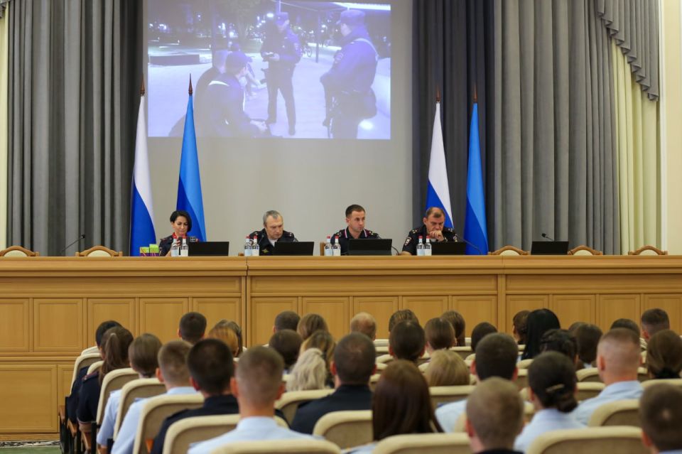 Совещание с молодыми правоохранителями состоялось в МВД по Луганской Народной Республике