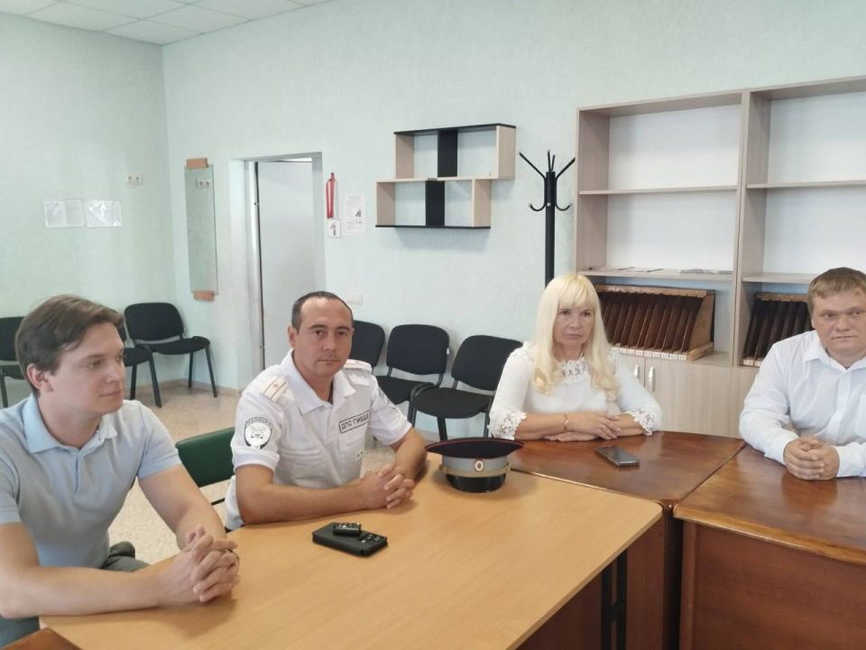 В Беловодске и Ровеньках состоялись совещания с руководителями образовательных учреждений