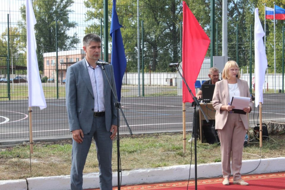 Виталий Коваленко: Сегодня совместно с министром спорта ЛНР Олегом Шеренешевым открыли новую спортивную многофункциональную площадку в пгт Виталий Коваленко: Сегодня совместно с министром спорта ЛНР Олегом Шеренешевым открыли новую спортивную многофункциональную площадку в пгт