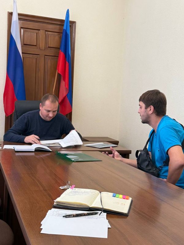 Главный архитектор города Вадим Квачёв Луганска провел личный прием граждан Главный архитектор города Вадим Квачёв Луганска провел личный прием граждан