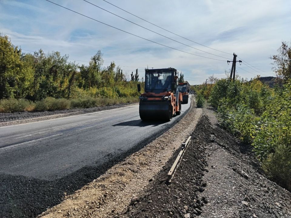 В Ровеньках продолжается капитальный ремонт дороги В Ровеньках продолжается капитальный ремонт дороги