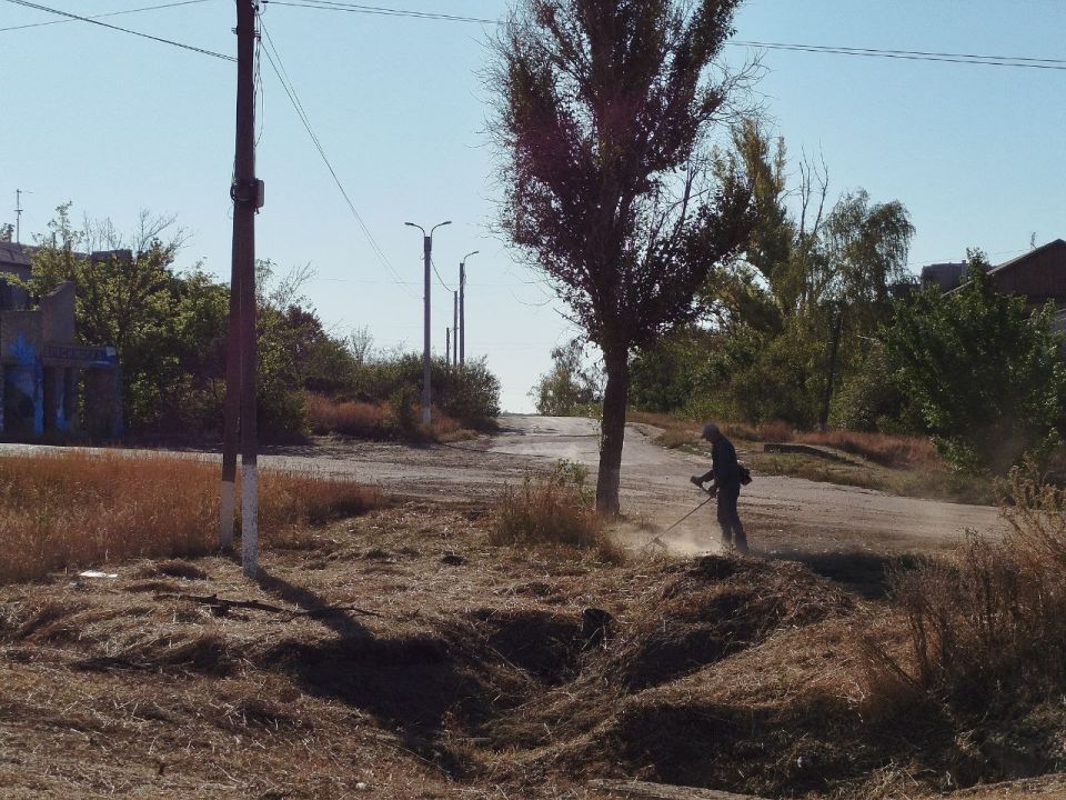 18.09.2025 в "ДК Надежда" с. Гарасимовка прошёл Всероссийский экологический субботник "Зелёная Россия", в котором приняли участие работники ДК, библиотеки и активные жители села 18.09.2025 в "ДК Надежда" с. Гарасимовка прошёл Всероссийский экологический субботник "Зелёная Россия", в котором приняли участие работники ДК, библиотеки и активные жители села