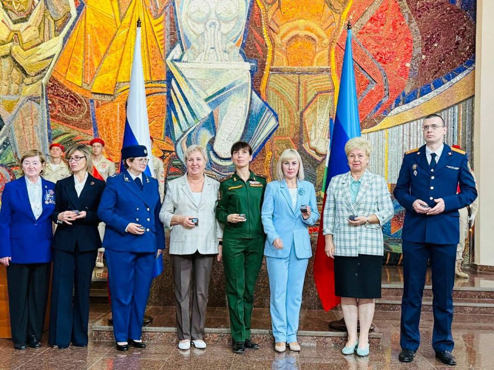Инна Швенк: Приняла участие в торжественной церемонии принятия Клятвы лицеиста-юнармейца, обучающимися Луганского экономико-правового лицея-интерната имени героев «Молодой гвардии». Праздничная атмосфера наполняла... Инна Швенк: Приняла участие в торжественной церемонии принятия Клятвы лицеиста-юнармейца, обучающимися Луганского экономико-правового лицея-интерната имени героев «Молодой гвардии». Праздничная атмосфера наполняла...