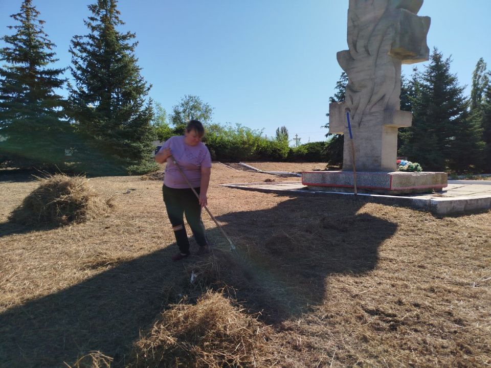 18.09.2025 в "ДК Надежда" с. Гарасимовка прошёл Всероссийский экологический субботник "Зелёная Россия", в котором приняли участие работники ДК, библиотеки и активные жители села 18.09.2025 в "ДК Надежда" с. Гарасимовка прошёл Всероссийский экологический субботник "Зелёная Россия", в котором приняли участие работники ДК, библиотеки и активные жители села