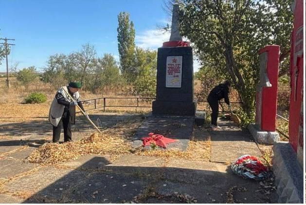 В рамках Всеросского экологического субботника "ЗелёнаяРоссия!" В рамках Всеросского экологического субботника "ЗелёнаяРоссия!"